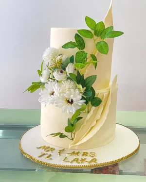 Cream Floral Fold Wedding Cake